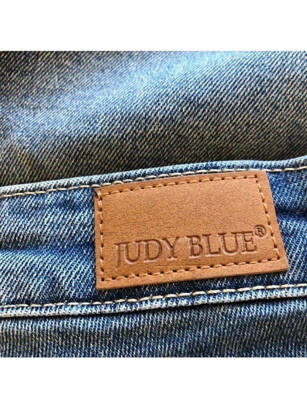 Judy Blue Size 15/32 Skinny Fit distressed frayed hem highrise medium wash jeans - Picture 8 of 13